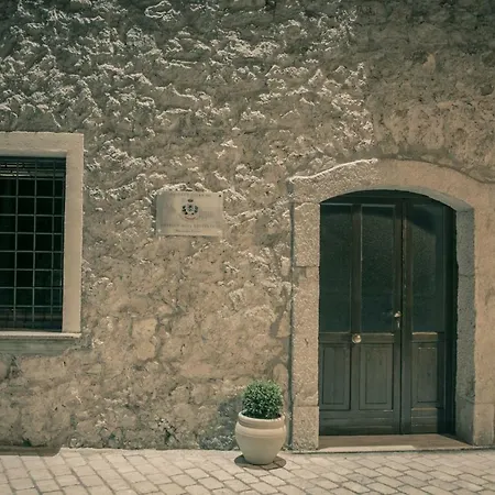 Della Gioventu Massimo Troisi Hostel *
